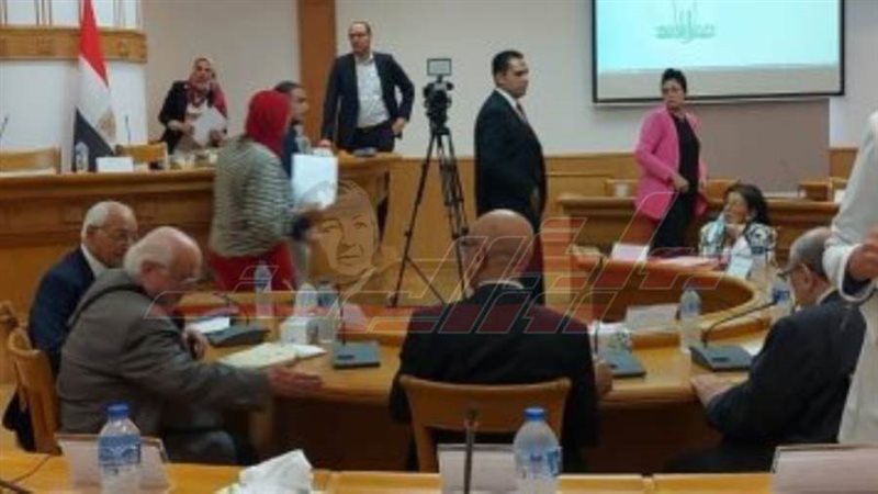 جانب من اجتماع الأعلى