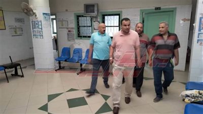 رئيس مدينة الحامول يتفقد أعمال الدهانات بمركز شباب كوم الحجر