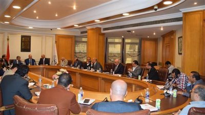 جهود حثيثة لتقنين أوضاع الباعة الجائلين وضبط الأسواق بالقاهرة