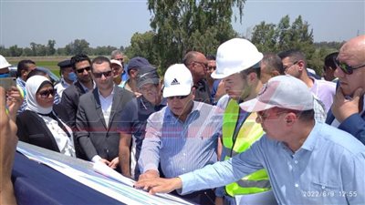 وزير النقل ونائب محافظ كفر الشيخ يتفقدان عددا من الطرق