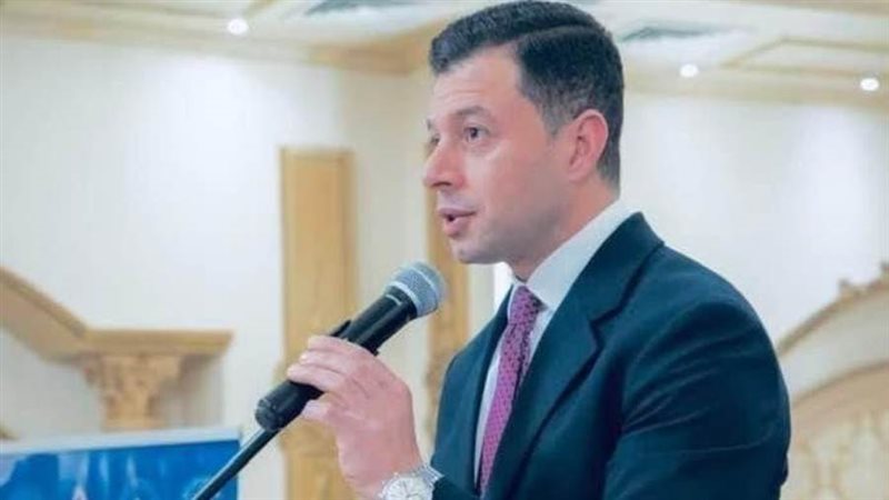 الدكتور حسين حسنى