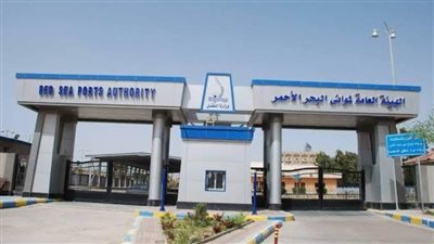 تداول 1426 طن بضائع عامة و145 شاحنة بميناء نويبع البحري بجنوب سيناء