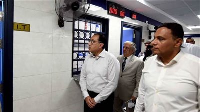 رئيس الوزراء يتفقد وحدة طب الأسرة بقرية 