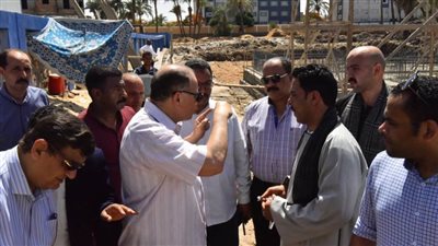 محافظ أسيوط يتابع أعمال إنشاء مركز شباب ونقطة شرطة بني رافع بمنفلوط