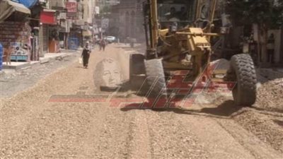 السكرتير العام المساعد تتابع أعمال الرصف بغرب مدينة كفر الشيخ