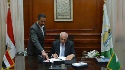 محافظ الجيزة يعتمد تنسيق القبول للثانوي العام بحد أدنى 220 درجة