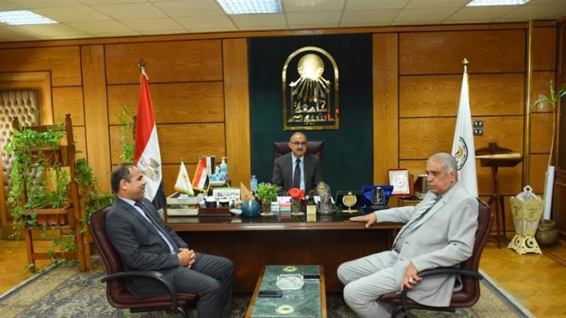 رئيس جامعة أسيوط