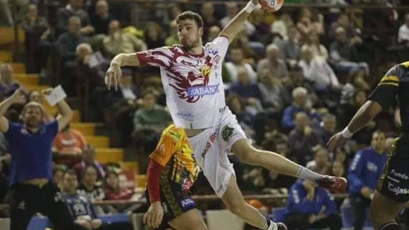 الاسباني ديفيد فيرنانديز