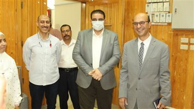 نائب رئيس جامعة أسيوط يتفقد سير أعمال امتحانات الدراسات العليا بكلية الحاسبات والمعلومات