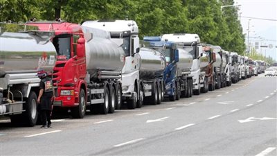 سائقو الشاحنات بكوريا الجنوبية يواصلون الإضراب