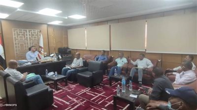 لجنة للمرور على المشروعات الاستثمارية والمبادرات بقرى بلاط الوادي الجديد