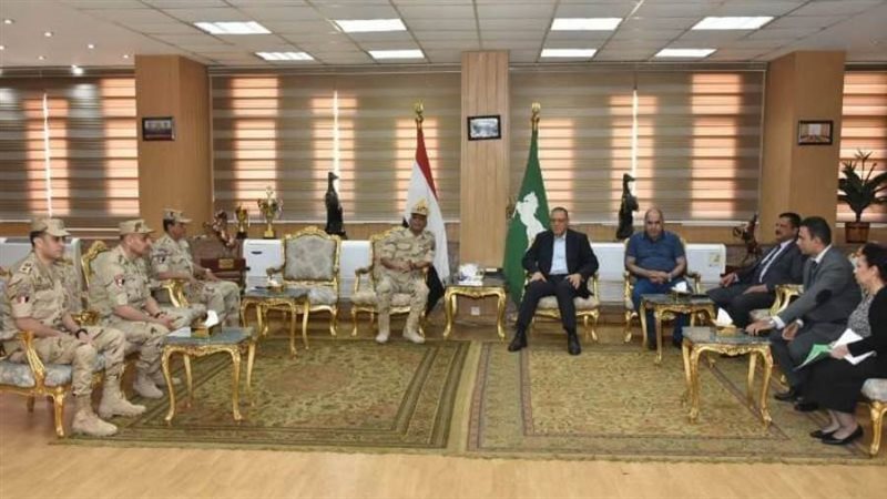 محافظ الشرقية يستقبل