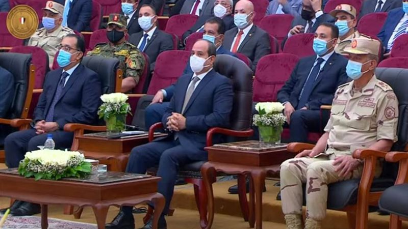 الرئيس السيسي اثناء
