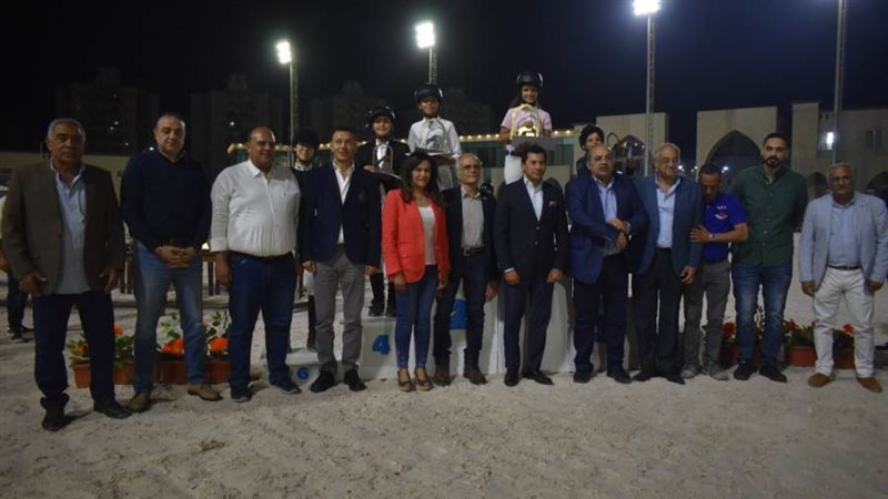 الفروسية يكرم ذوى