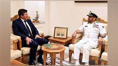 سلطنة عمان وبريطانيا تبحثان مجالات التعاون العسكري المشترك