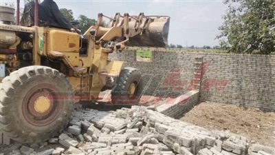 إزالة التعديات على الأراضي الزراعية  بمحافظة كفر الشيخ