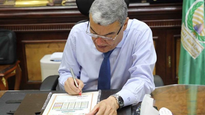 محافظ المنيا يعتمد