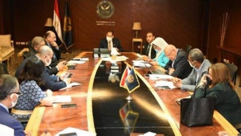 خلال الاجتماع