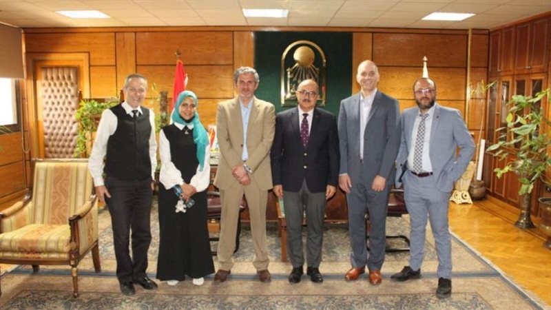 رئيس جامعة أسيوط