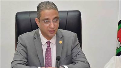 محافظ الفيوم يبحث آليات وضع منظومة متكاملة للنظافة وتدوير المخلفات