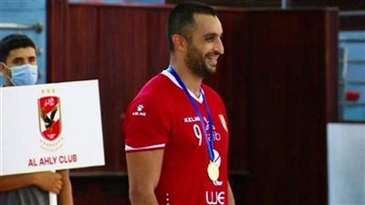 الأهلي يجدد عقد قائد فريق اليد