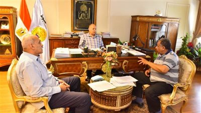 محافظ أسيوط: توريد 164 ألف طن قمح محلي للشون والمطاحن حتى اليوم 