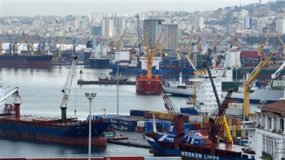 الجزائر: ارتفاع حجم الصادرات غير النفطية بنسبة 82 % خلال العام الجاري