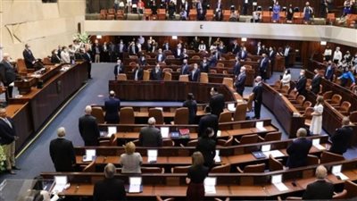 هيئة البث الإسرائيلي: بينيت بحث تشكيل حكومة بديلة 