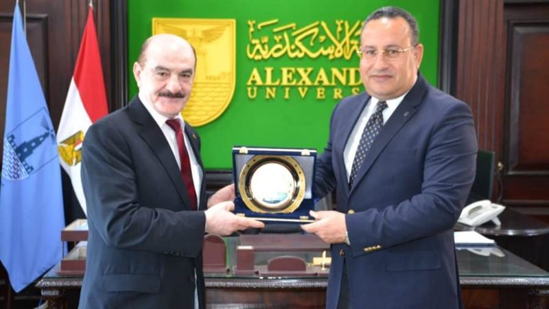 رييس جامعة الإسكندرية