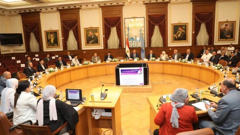 اجتماع محافظ القاهرة