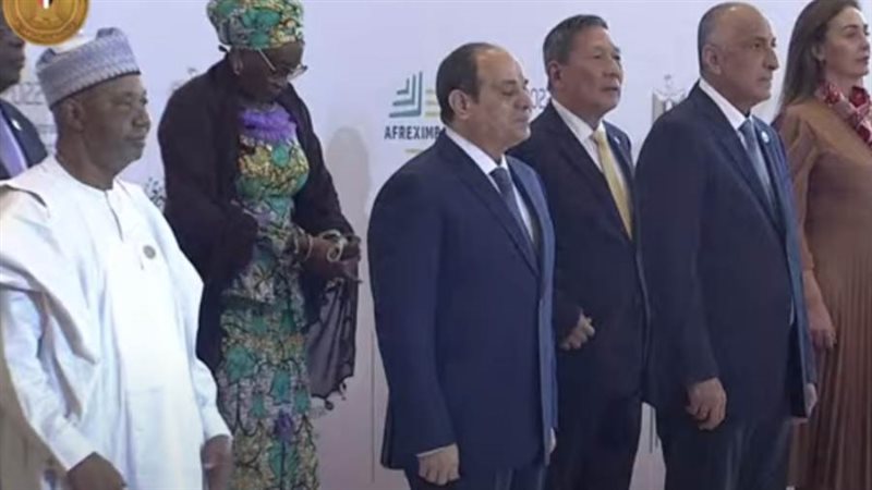 الرئيس السيسي يشهد