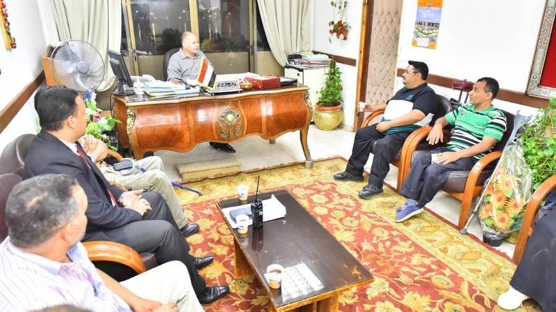 محافظ أسيوط يلتقي