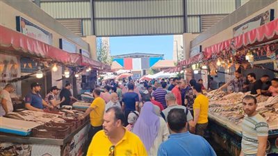  خلال عطلة نهاية الأسبوع.. سوق الأسماك قبلة زائري بورسعيد 