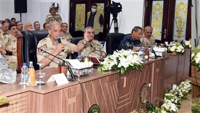 وزير الدفاع يشهد مشروع مراكز القيادة الاستراتيجي لإدارة الحرب الكيميائية 