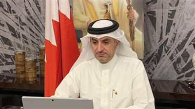 سفير البحرين بالقاهرة يؤكد اعتزاز بلاده بالدور المحوري لمصر بقيادة الرئيس السيسي