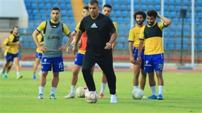 مدرب الدراويش الحالي يدافع عن 