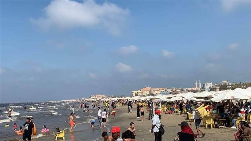 الإقبال على شاطئ