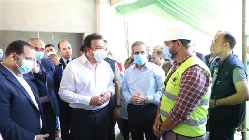 وزير الصحة ومحافظ