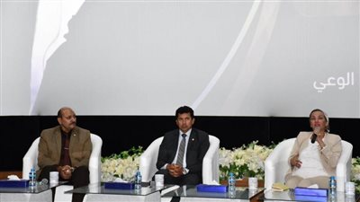 وزيرا الشباب والبيئة يشهدان فعاليات الصالون الثقافي بمتحف القوات الجوية 