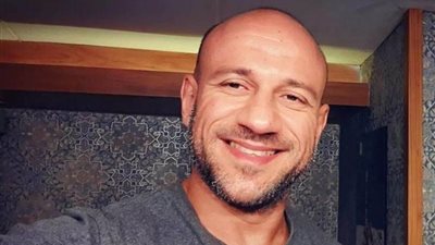 أحمد مكي يرد على معايدات عيد ميلاده الـ42 