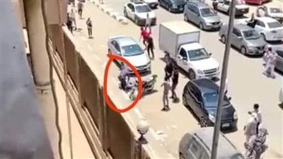 طالب ينحر زميلته من رقبتها أمام جامعة المنصورة