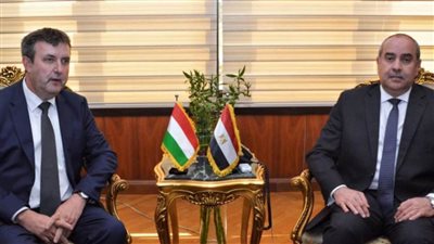 وزير الطيران المدنى يستقبل وزير التكنولوجيا والصناعة بدولة المجر 
