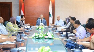 محافظ سوهاج يعقد اجتماعًا موسعًا لبحث آليات البدء في أعمال تطوير وتجديد 
