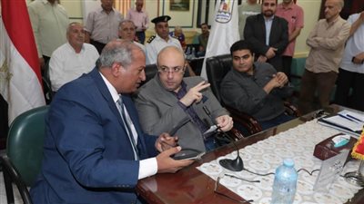 محافظ بني سويف يتابع أعمال امتحانات الدور الأول للثانوية العامة  