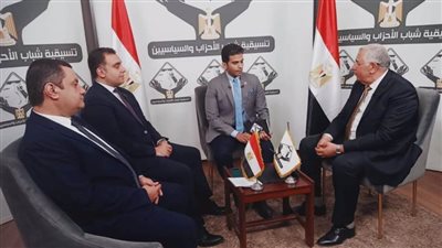 أكمل نجاتي: 