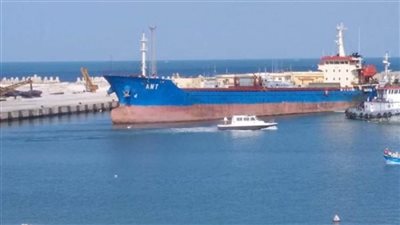 إغلاق ميناء العريش البحرى لزيادة سرعة الرياح وارتفاع الأمواج