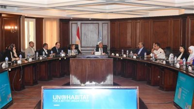 محافظ الإسكندرية يناقش مشروع تطبيق 