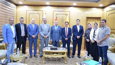 رئيس جامعة بني سويف يستقبل محكمي مشروعات تخرج الصحافة بكلية الإعلام 
