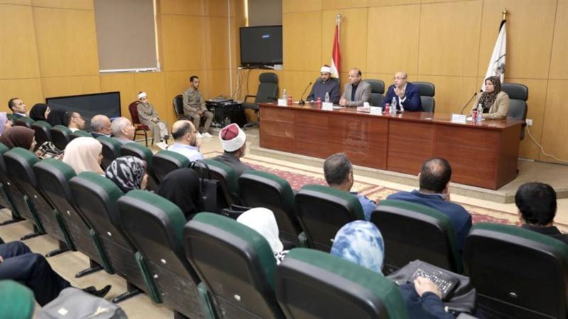 محافظ بنى سويف يلتقى