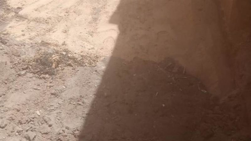 هبوط بأحد شوارع القرية